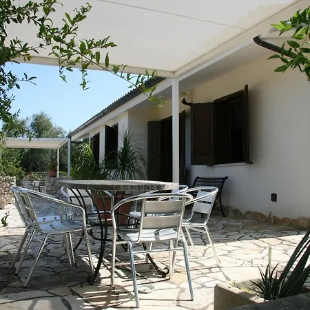 Donatella Casa vacanze Sant'Andrea (Apulia)