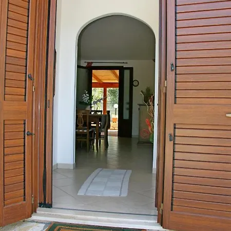 Donatella Casa vacanze Sant'Andrea (Apulia)